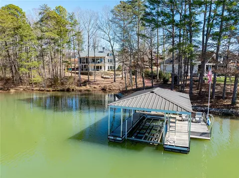 View/Area - 516 Pointe West Dr, Seneca, SC 29672 photo 4 of 5
