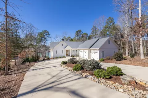 Exterior - 516 Pointe West Dr, Seneca, SC 29672 photo 1 of 7