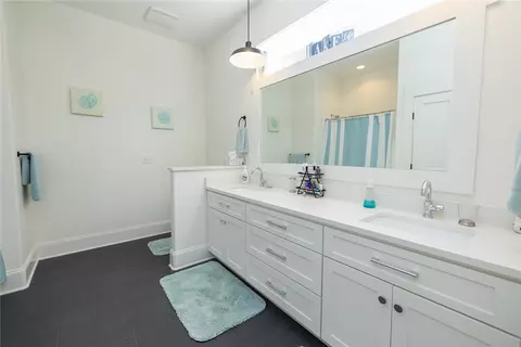 Bath - 516 Pointe West Dr, Seneca, SC 29672 photo 5 of 6
