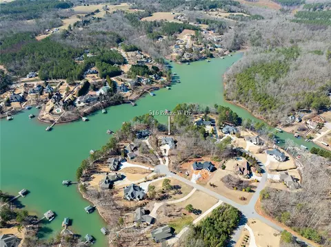 View/Area - 516 Pointe West Dr, Seneca, SC 29672 photo 2 of 5