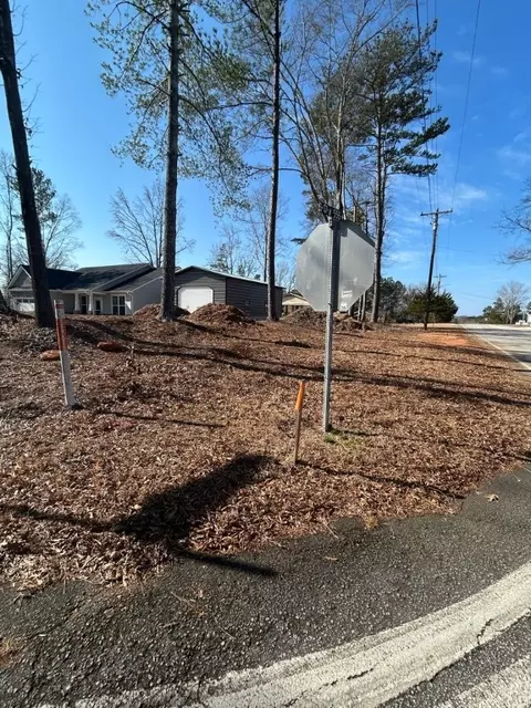 Exterior - 504 B Minor St, Seneca, SC 29678 photo 9 of 10