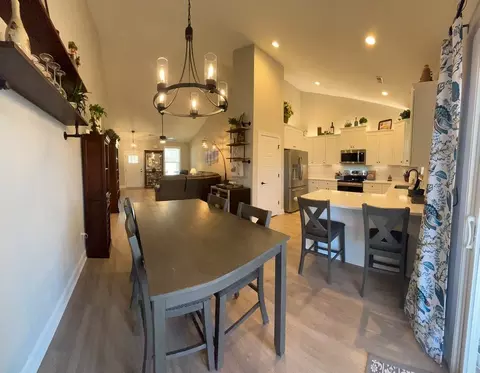 Dining - 504 B Minor St, Seneca, SC 29678 photo 5 of 5