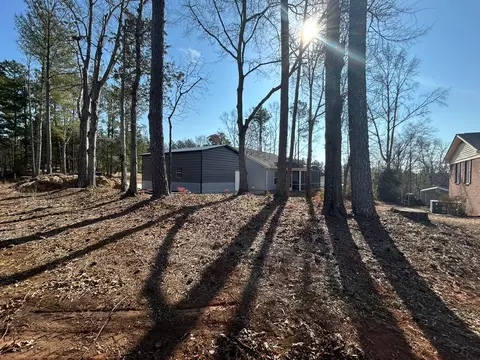 Exterior - 504 B Minor St, Seneca, SC 29678 photo 8 of 10