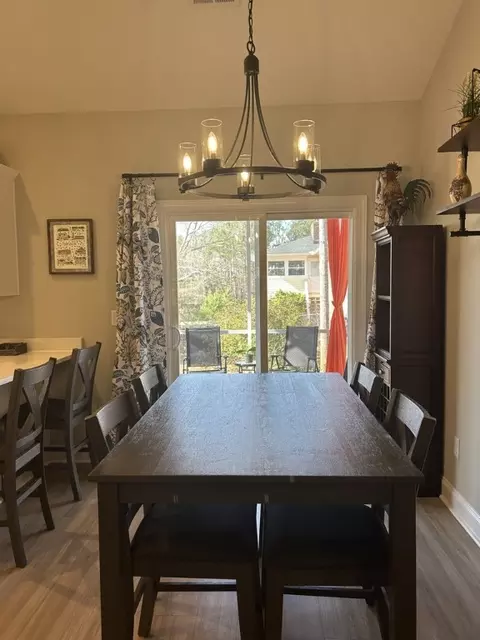 Dining - 504 B Minor St, Seneca, SC 29678 photo 2 of 5