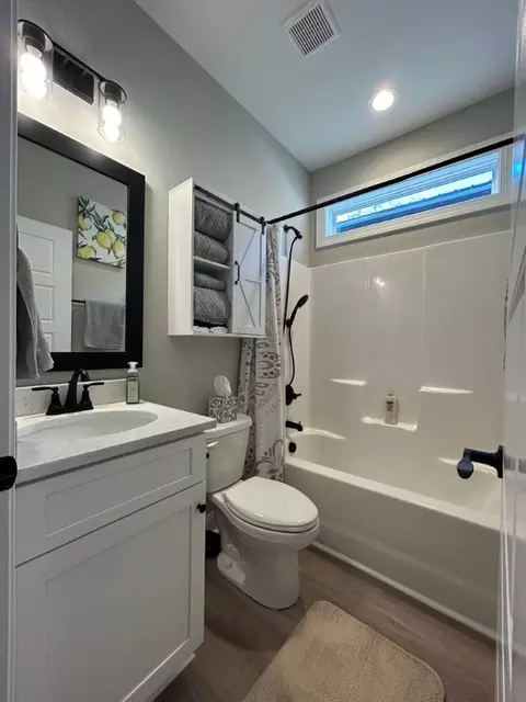 Bath - 504 B Minor St, Seneca, SC 29678 photo 6 of 6