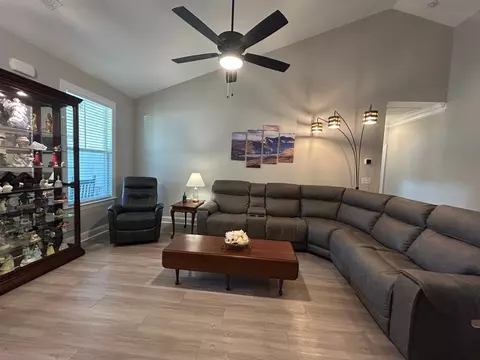 Living - 504 B Minor St, Seneca, SC 29678 photo 2 of 2