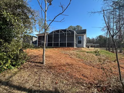 Exterior - 504 B Minor St, Seneca, SC 29678 photo 7 of 10