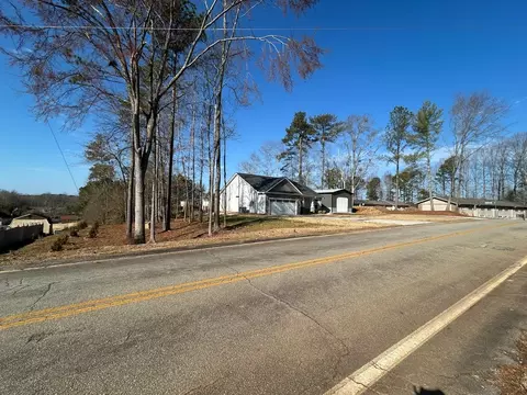 Exterior - 504 B Minor St, Seneca, SC 29678 photo 4 of 10