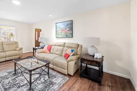 Living - 110 Singing Waters Dr, Seneca, SC 29672 photo 4 of 4