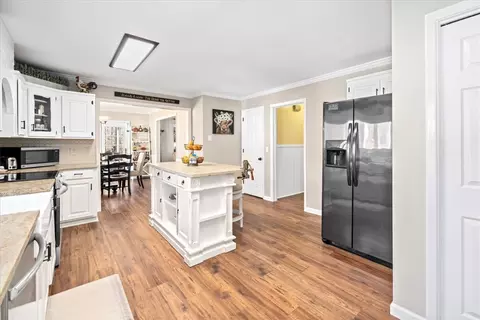 Kitchen - 110 Singing Waters Dr, Seneca, SC 29672 photo 2 of 4