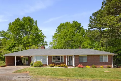 103 Jenkins St, Westminster, SC 29693