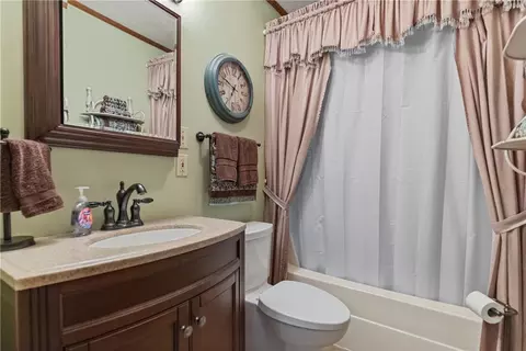 Bath - 220 Goodrich St, Honea Path, SC 29654 photo 1 of 2
