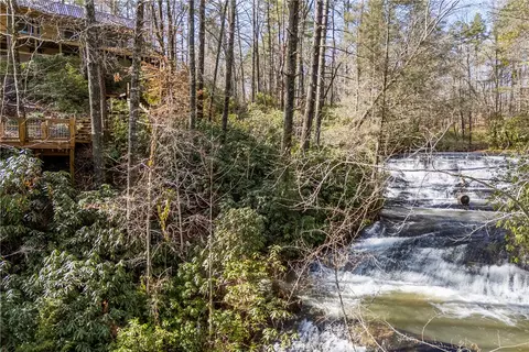 390 Woods Dr, Salem, SC 29676