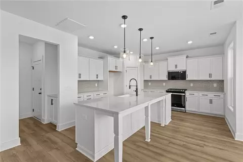 Kitchen - 118 Wells Crossing Ln, Seneca, SC 29678 photo 1 of 2