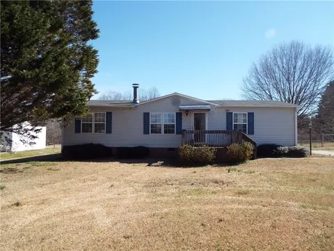 472 Cinnamon Ridge Dr, Inman, SC 29349