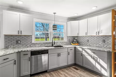 Kitchen - 1503 Levis Smith Rd, Pendleton, SC 29670 photo 4 of 4