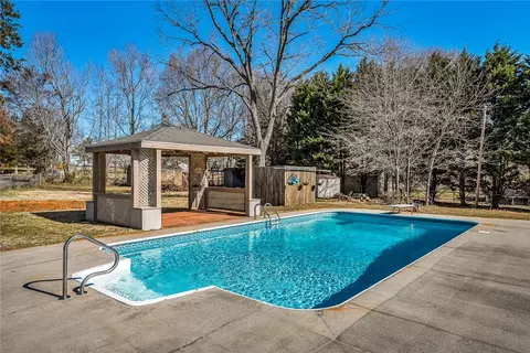 Exterior - 1503 Levis Smith Rd, Pendleton, SC 29670 photo 2 of 6