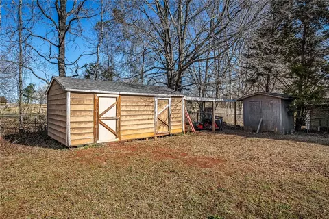 Exterior - 1503 Levis Smith Rd, Pendleton, SC 29670 photo 4 of 6