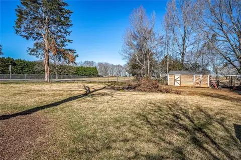 Exterior - 1503 Levis Smith Rd, Pendleton, SC 29670 photo 5 of 6