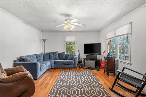 Living - 1503 Levis Smith Rd, Pendleton, SC 29670 photo 2 of 2