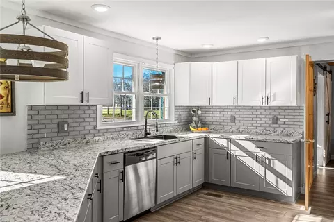 Kitchen - 1503 Levis Smith Rd, Pendleton, SC 29670 photo 2 of 4