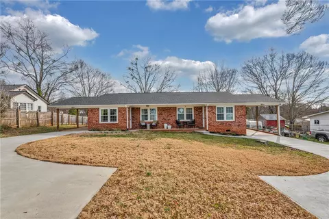 201 Nalley St, Easley, SC 29640
