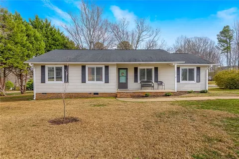 527 Piney Trail Rd, Liberty, SC 29657
