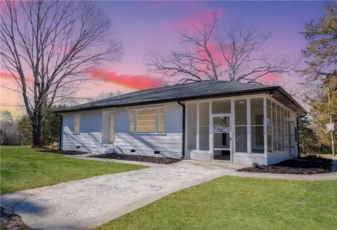 1342 S Walnut St, Seneca, SC 29678