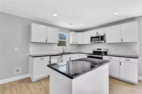 Kitchen - 1507 Bennett Dr, Anderson, SC 29621 photo 2 of 5