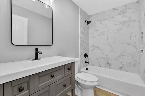 Bath - 1507 Bennett Dr, Anderson, SC 29621 photo 1 of 5