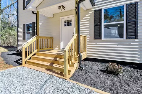 Exterior - 1507 Bennett Dr, Anderson, SC 29621 photo 7 of 9