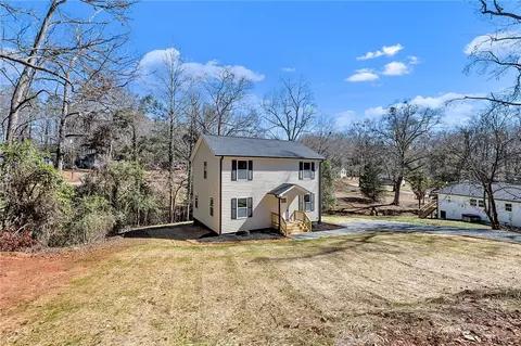 Exterior - 1507 Bennett Dr, Anderson, SC 29621 photo 2 of 9