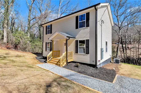 Exterior - 1507 Bennett Dr, Anderson, SC 29621 photo 8 of 9