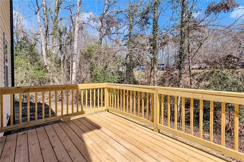 Exterior - 1507 Bennett Dr, Anderson, SC 29621 photo 4 of 9