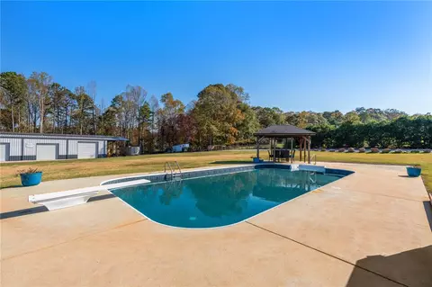 Exterior - 132 Lake Rd, Easley, SC 29642 photo 6 of 7