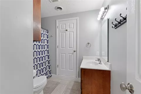 Bath - 132 Lake Rd, Easley, SC 29642 photo 4 of 5