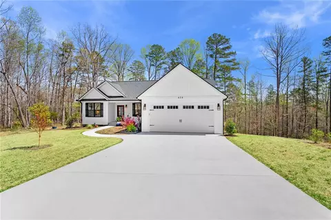 628 Lynnhaven Dr, Seneca, SC 29678