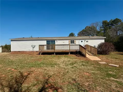 215 Green Meadows Dr, Westminster, SC 29693