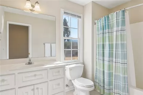 Bath - 115 Wenlock Ct, Easley, SC 29642 photo 4 of 5