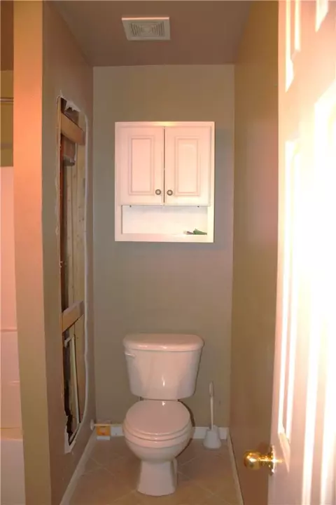 Bath - 281 Rivers Edge Dr, Easley, SC 29642 photo 3 of 6