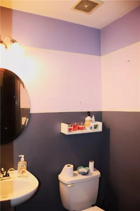 Bath - 281 Rivers Edge Dr, Easley, SC 29642 photo 1 of 6