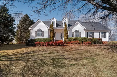 101 Hallmark Ln, Easley, SC 29640