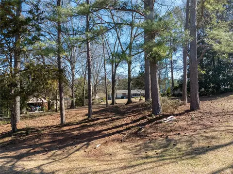 105 Hillcrest Ct, Seneca, SC 29672 photo 2