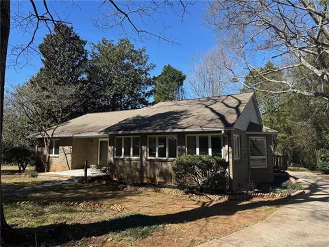 Exterior - 98 Brookhaven Dr, Clemson, SC 29631 photo 4 of 5