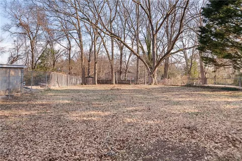 Exterior - 902 E 2 Ave, Easley, SC 29640 photo 6 of 7