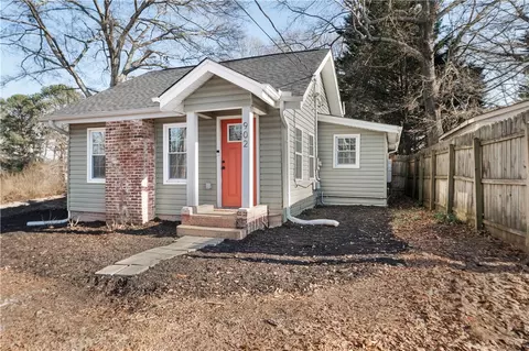 Exterior - 902 E 2 Ave, Easley, SC 29640 photo 3 of 7