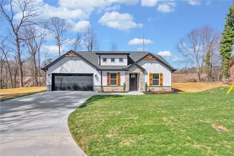 110 Bolt Rd, Townville, SC 29689