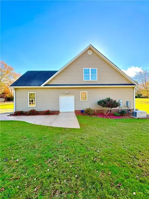 Exterior - 1202 Summers Dr, Pendleton, SC 29670 photo 2 of 4