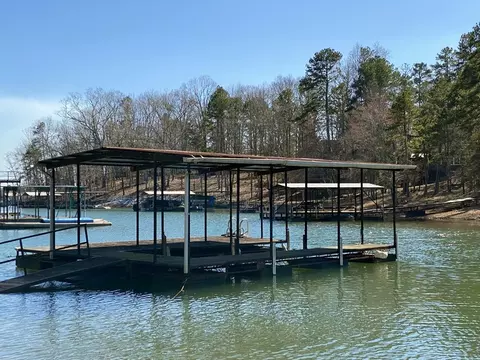 75 Majestic Shores Ln, Hartwell, GA 30643