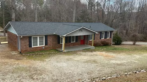 809 Mulholland Dr, Seneca, SC 29672